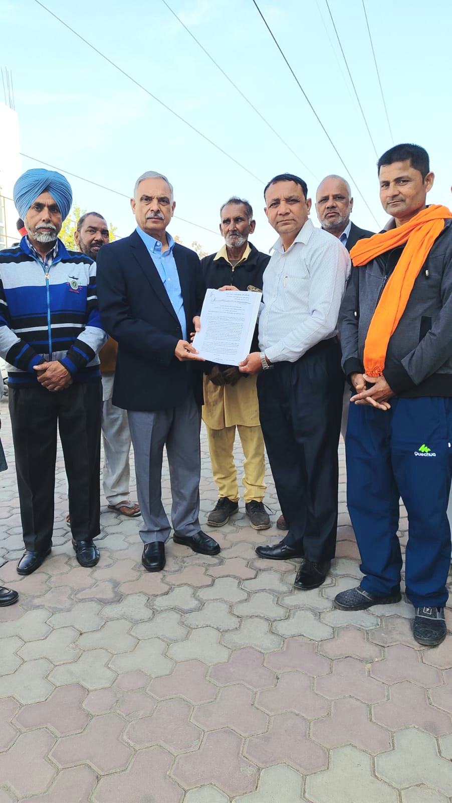ਐੱਨ.ਐੱਲ,ਓ. ਨੇ ਵਿਧਾਇਕ ਡਾ ਸੁੱਖਵਿੰਦਰ ਕੂਮਾਰ ਸੁੱਖੀ ਨੂੰ ਮੰਗ ਪੱਤਰ ਸੌਂਪਿਆ